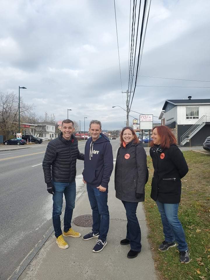 QcForteFiere's tweet photo. 21 districts, 21 candidats, 21 arrêts en cette dernière journée de campagne 🔥

#polmun #QFF #villedequebec #beauport https://t.co/kO4EylnZTt