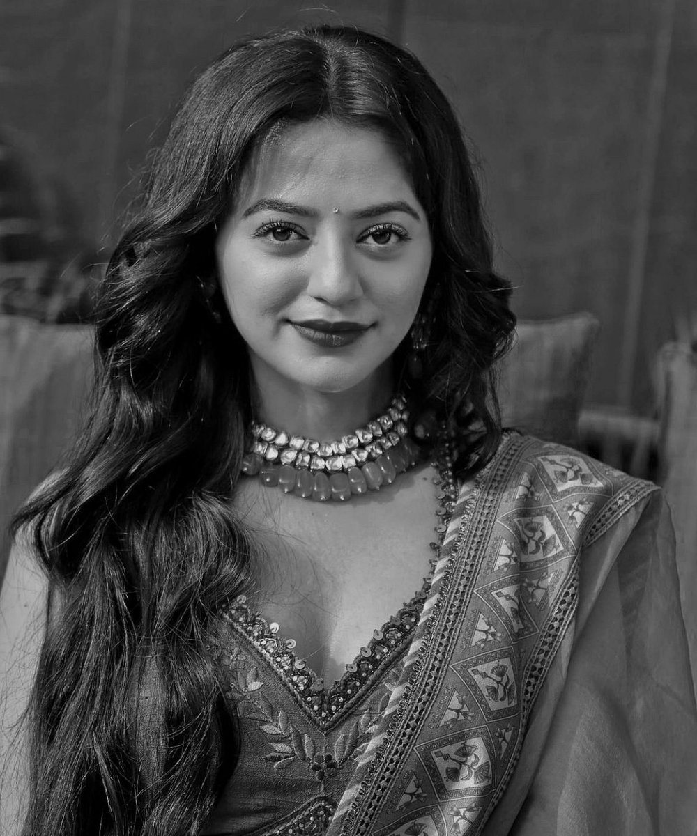 (。・ω・。)

#hellyshah