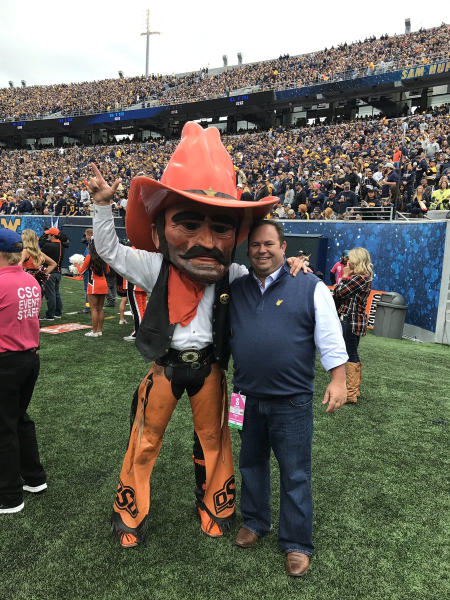 timbuck69's tweet photo. Congrats to the 🐐! #9Retired #TheMaj #BeatthePokes https://t.co/Yp0dQDsYSb
