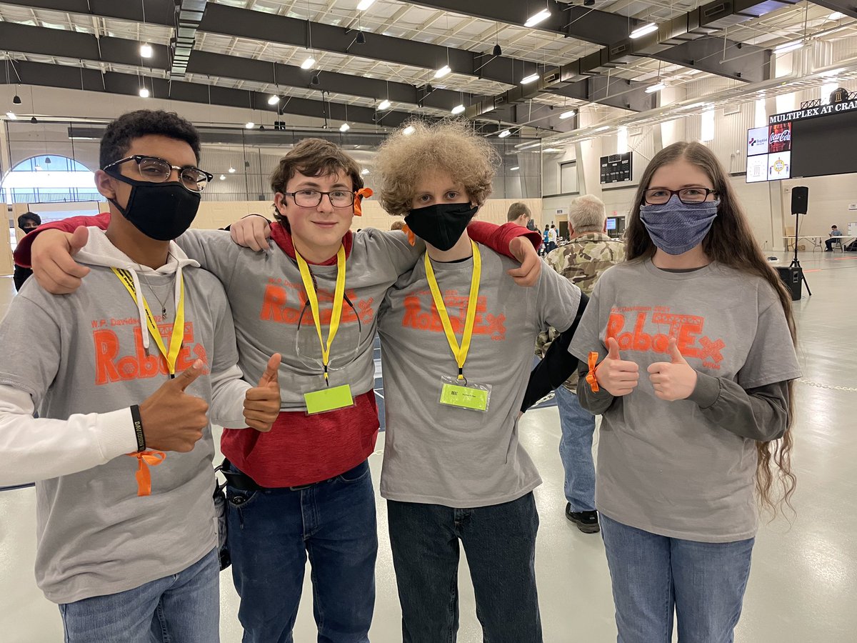 DHSrobotEx's tweet image. Good luck to our drivers and spotters! #demodazes #montgomeryBEST #BESTrobotics2021