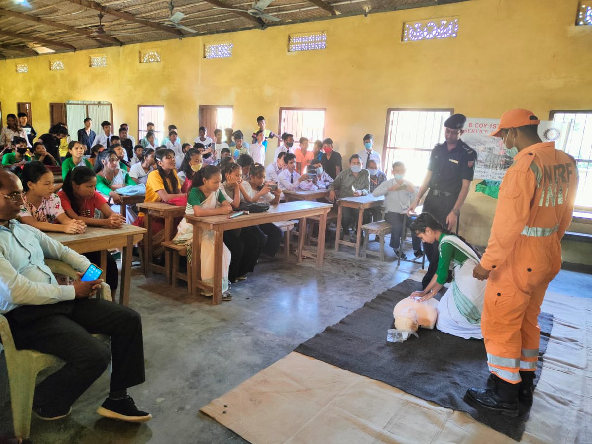 01NDRF's tweet photo. #FamiliarizationExercise
#CommunityAwarenessProgramme
#OnDisasterManagement
🔶Organised by #NDRF
🔶Khoirabari Town High Secondary School
🔶District-Udalguri (Assam)
🇮🇳आपदा_सेवा_सदैव_सर्वत्र 🇮🇳
@satyaprad1
@NDRFHQ
@3c4c85bbac99475
@PankajKavidayal
@ANI
@PIBGuwahati
@dcudalguri https://t.co/inxpd3rzyK