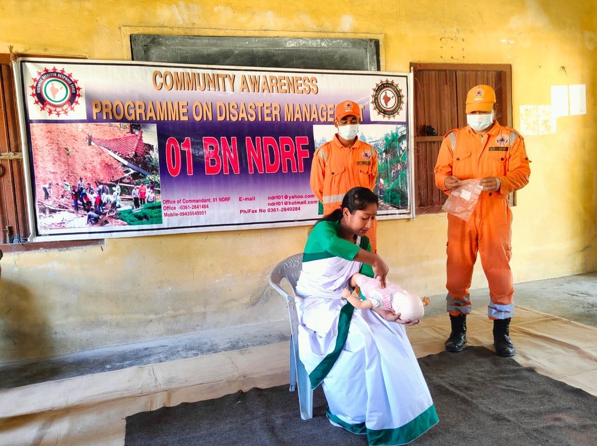 01NDRF's tweet photo. #FamiliarizationExercise
#CommunityAwarenessProgramme
#OnDisasterManagement
🔶Organised by #NDRF
🔶Khoirabari Town High Secondary School
🔶District-Udalguri (Assam)
🇮🇳आपदा_सेवा_सदैव_सर्वत्र 🇮🇳
@satyaprad1
@NDRFHQ
@3c4c85bbac99475
@PankajKavidayal
@ANI
@PIBGuwahati
@dcudalguri https://t.co/inxpd3rzyK