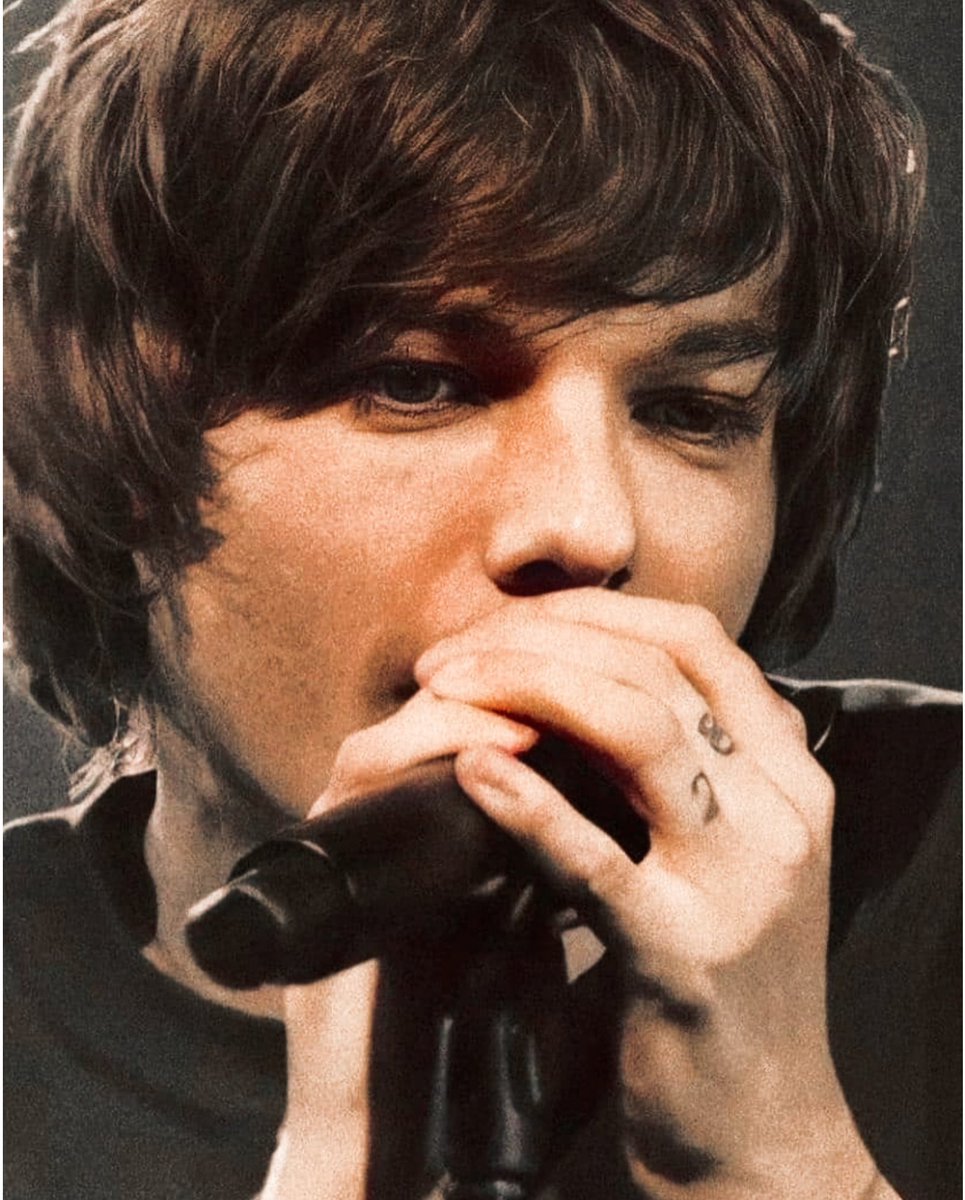 IL1Dead's tweet photo. 🔴 SIGAN USANDO LOS HASHTAGS 🔴

#DontLetItBreakYourHeart
#LouisTomlinson 
@Louis_Tomlinson https://t.co/rdvkSv9hjz