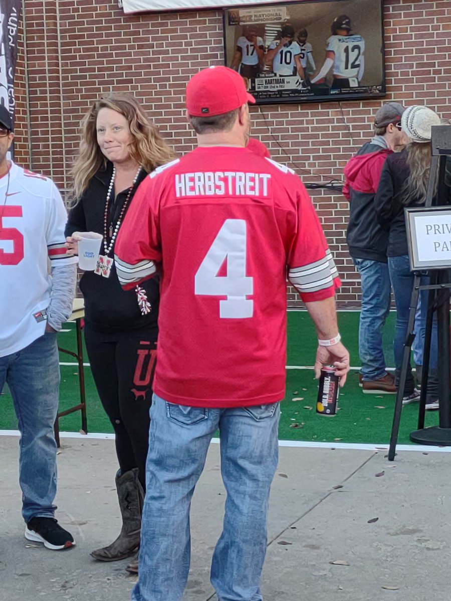 MikeMiller0052's tweet photo. @KirkHerbstreit @ParkerSalata good to see you in Lincoln https://t.co/vm0GZp7eUr