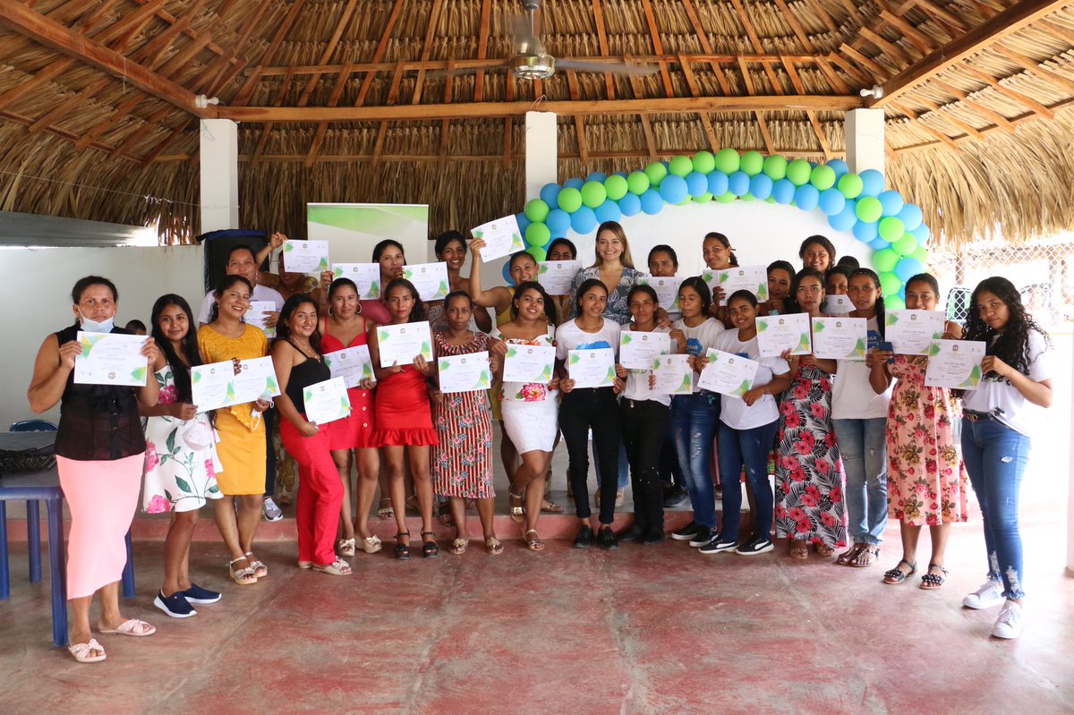 AlcaldiaSahagun's tweet photo. #EmpoderarParaTransformar | ‘Empoderar para Transformar’ certificó a 30 mujeres de la vereda de San Matías en el curso formativo de modistería básica.

Más detalles👉🏻 https://t.co/ef8F9YIocM https://t.co/OO1jBRkqqq