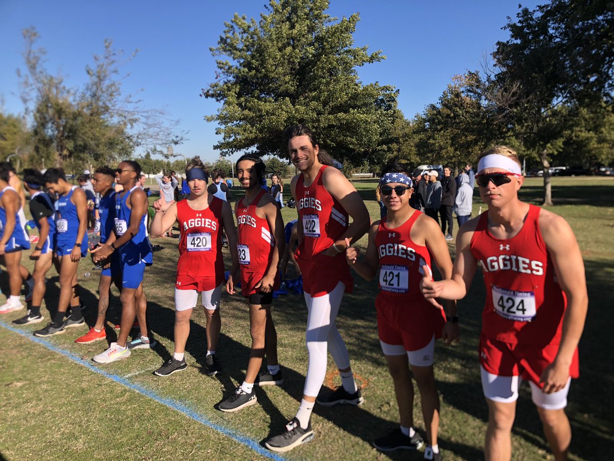 GUYS READY FOR THE <a href="/Sooner_Athletic/">The Sooner Athletic Conference</a> MEET!!! #stampede