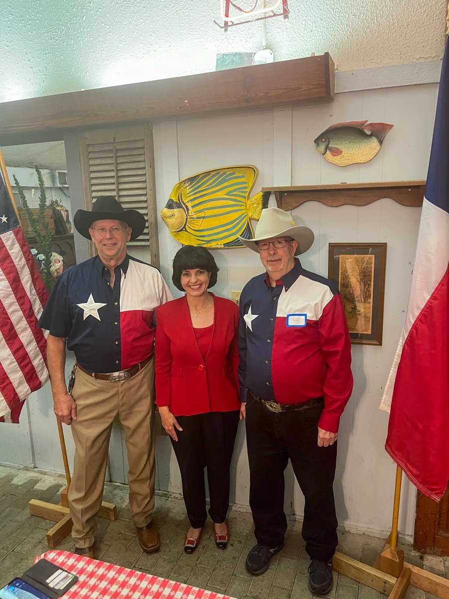 ChristiCraddick's tweet photo. Honored to have met with the Pflugerville Republicans Club last week! It's always great to meet with Texans committed to our conservative values who know our work starts here, in Texas! https://t.co/gPuS6C14lb