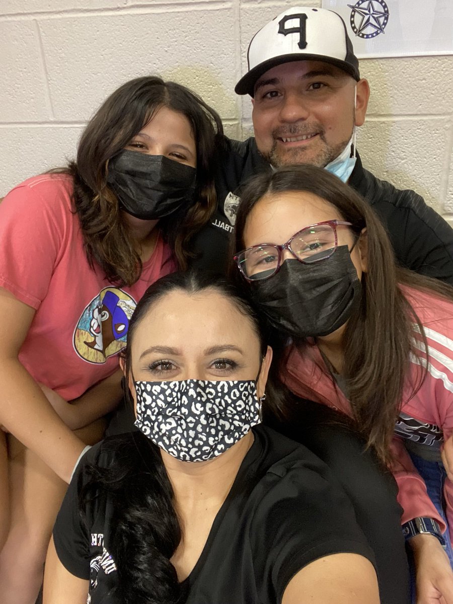 angievenegas13's tweet photo. Undefeated District Champs! ๐๐๐ USHS Footballโs Teacher of the Week! โค๏ธโค๏ธโค๏ธ Proud Panther Momma, Teacher, and Wife ๐๐ป #Blessed #DistrictChamps #Prediction #onDaHunt #Yo11 https://t.co/ToJh0FjEFT