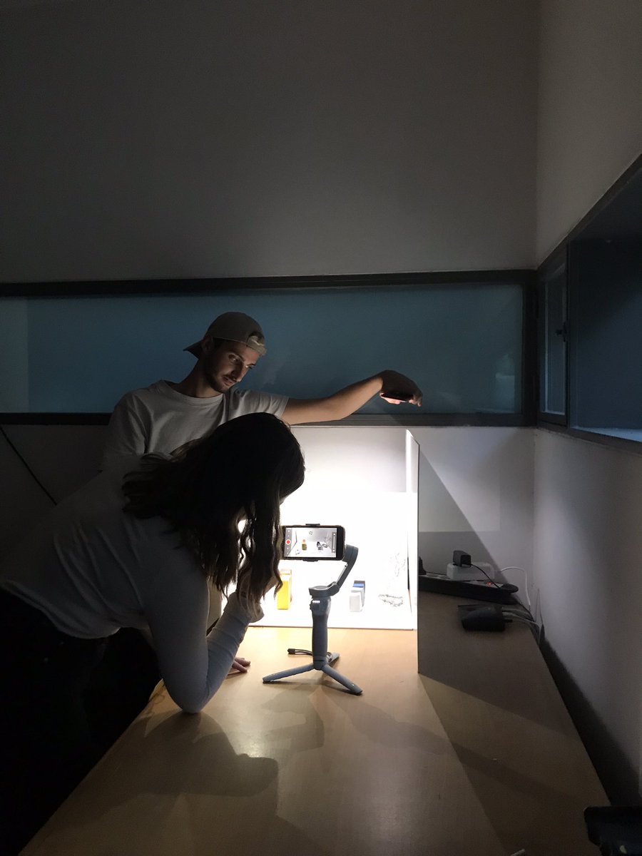 L’équipe « les voyageurs de l’espace » préparent la plénière de ce soir #museomix #museomix21 #museomixazur <a href="/art_concret/">Espace de l'Art Concret</a> <a href="/museomix/">museomix</a>