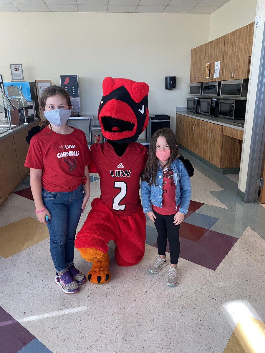 DrEmilyDow's tweet photo. Thank you, UIW Health Services!! Dose 1 is Done. #Pfizer #doseone #goodbyecovid19
#oneword #uiw ❤️🖤💉❤️🖤 https://t.co/AaEnK5Eq4M