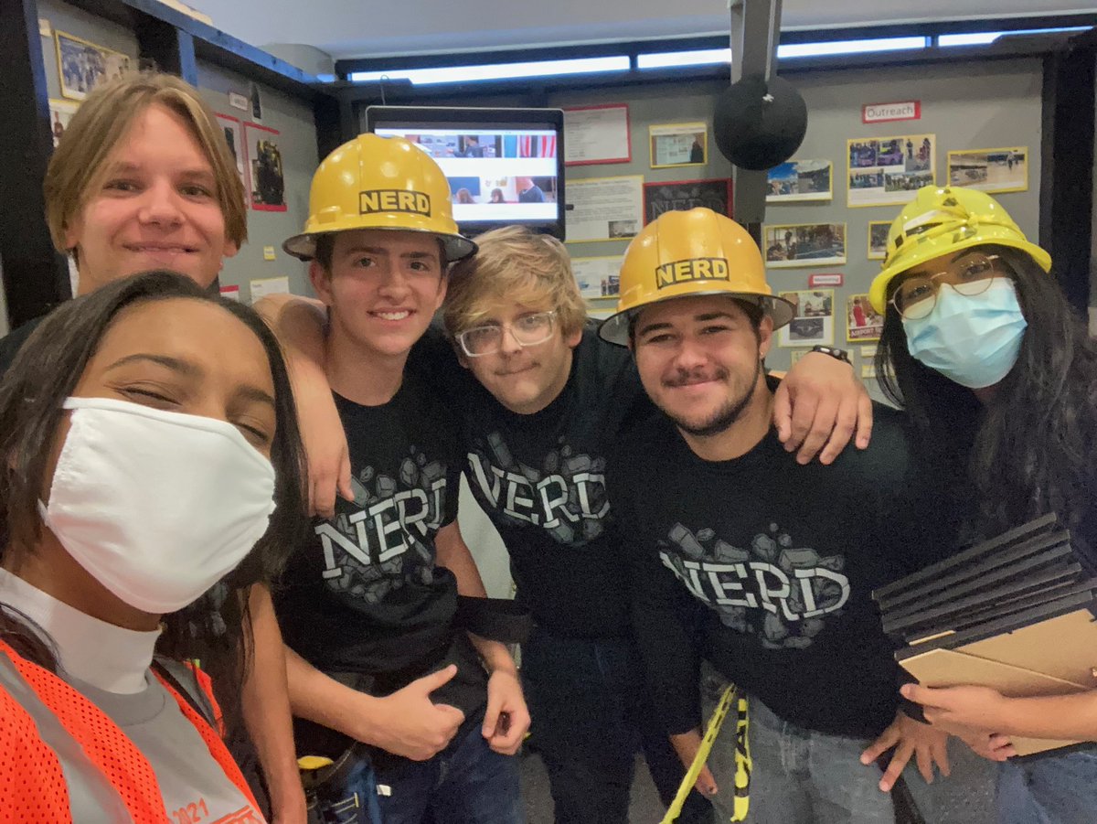 DHSrobotEx's tweet image. Good Luck Wetumpka! #demodazes #BESTrobotics #montgomeryBEST