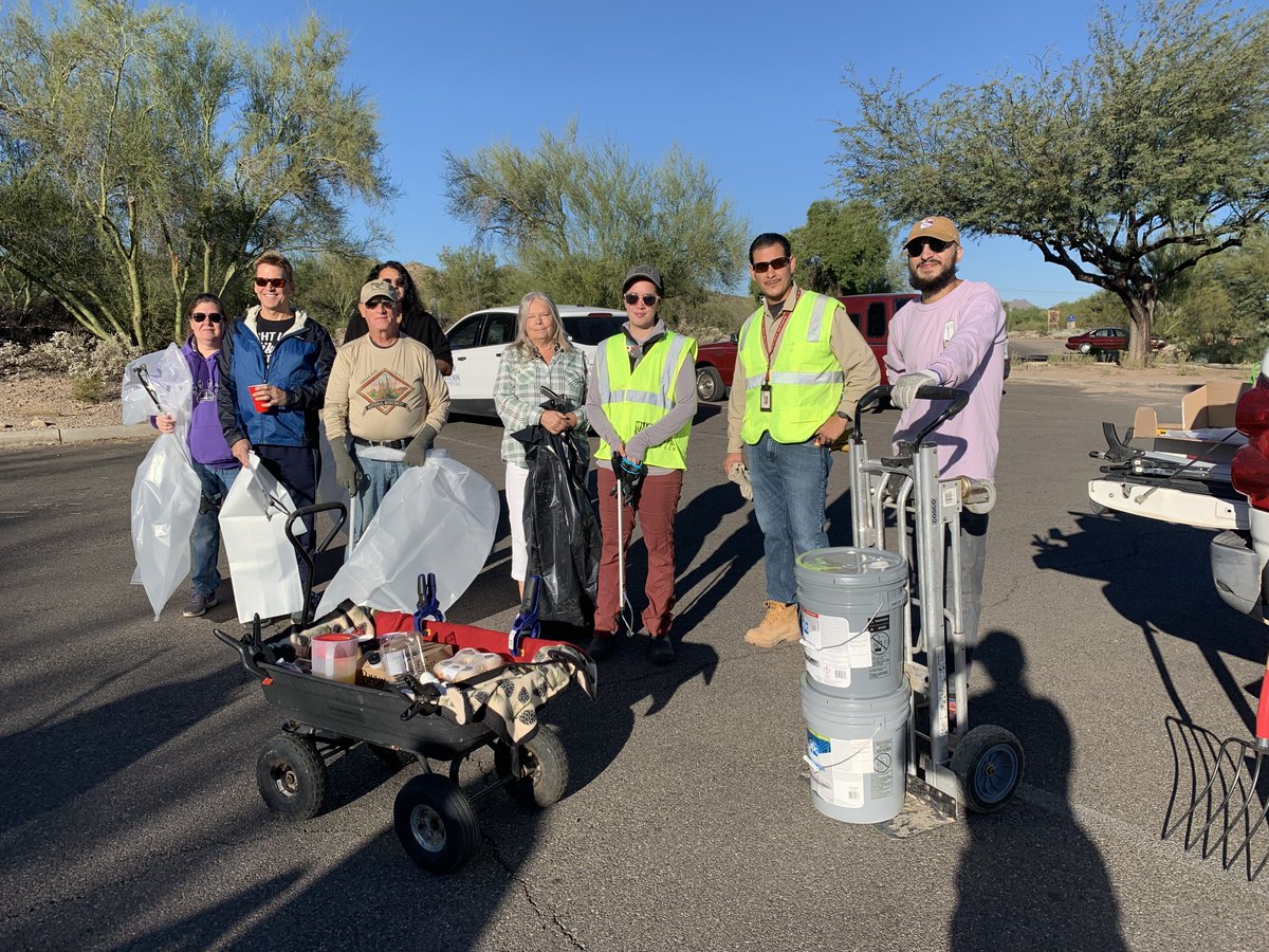 cityoftucson's tweet photo. Thank you to the group of 11 #volunteers who joined us at Kennedy Park yesterday morning. We collected 8 bags of litter, cleared 5 sidewalks, painted 7 trash cans, and repainted 1 water fountain repainted. #TeamUpToCleanUpTucson #TeamUpTucson
@TCBTrees4Tucson
@TucsonParksRec https://t.co/0eoSqvTFRa