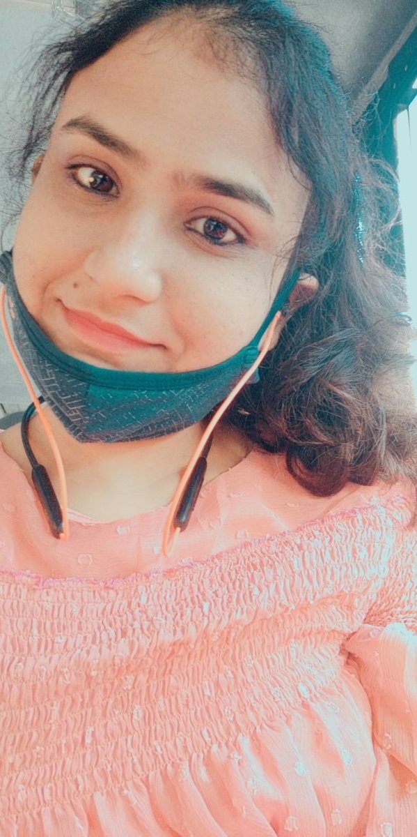 Kranti_evince's tweet photo. अगर होंठो पे मुस्कान रहेगी
हर राह बड़ी आसान रहेगी
कुछ मुश्किल भी आएगी
कुछ गम भी मिलेंगे
पर जब भी लगेगा तन्हा हो
अपने भी तो मिलने आएंगे।।
कोई मौसम हों खुशियों का
जो तुझसे पहचान रहेगी
अगर होंठो पे मुस्कान रहेगी
हर राह बड़ी आसान रहेगी।।
🤍❤️
#Krishuu https://t.co/sfs68kyuAQ
