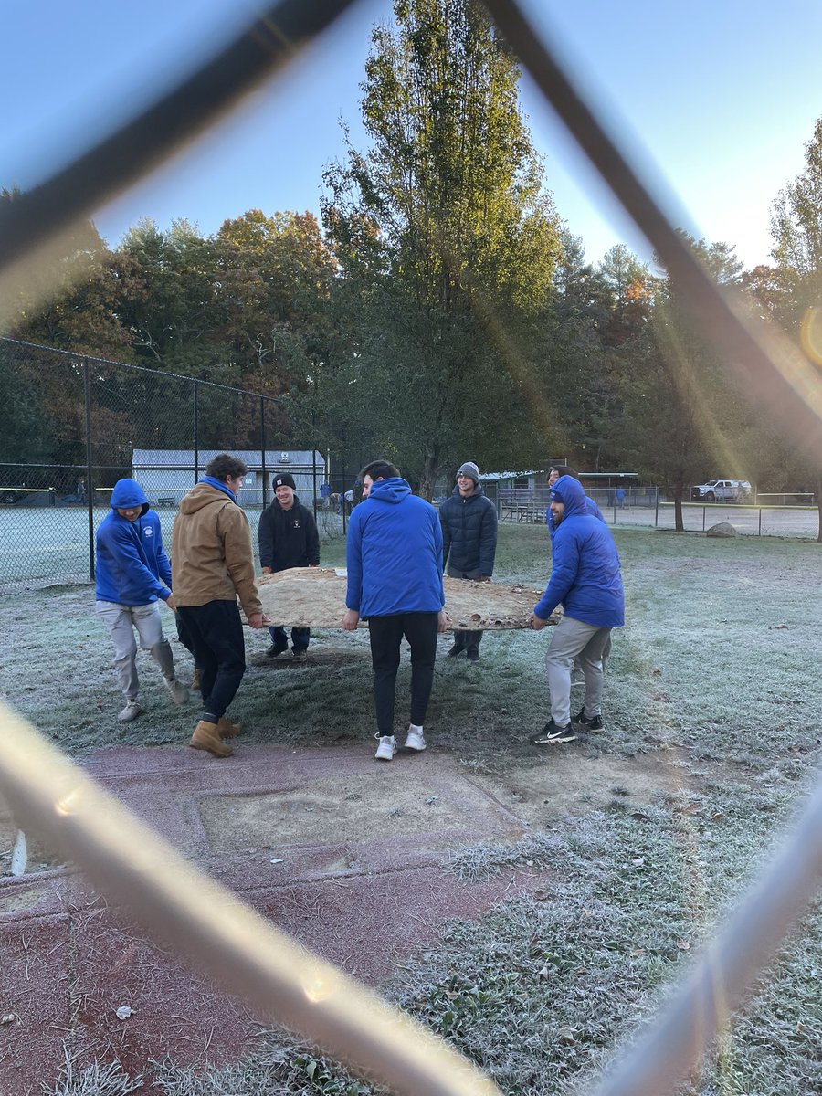 WheatonBSB's tweet photo. Annual field clean up of the Norton Little League fields! Always a pleasure to give back to a great community! https://t.co/TNIKseSHb3