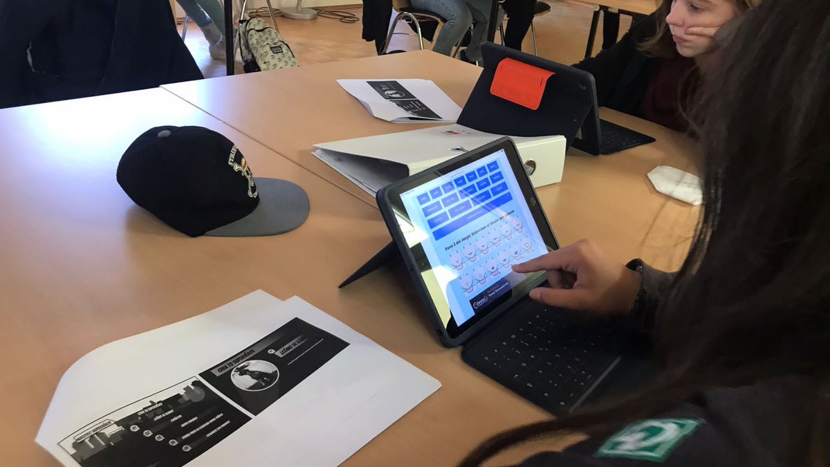 total_Wert's tweet photo. Im vierten Treff unseres Projekts arbeiteten an den Zielen 10 "Weniger Ungleichheiten" und 17 "Partnerschaften zur Erreichung der Ziele" der #Agenda2030.
#ODS #TotalDigital #KulturmachtStark #GerhardRohlfsOberschule #HochschuleBremen #InstitutoCervantesBremen https://t.co/OHsRlDiEi9