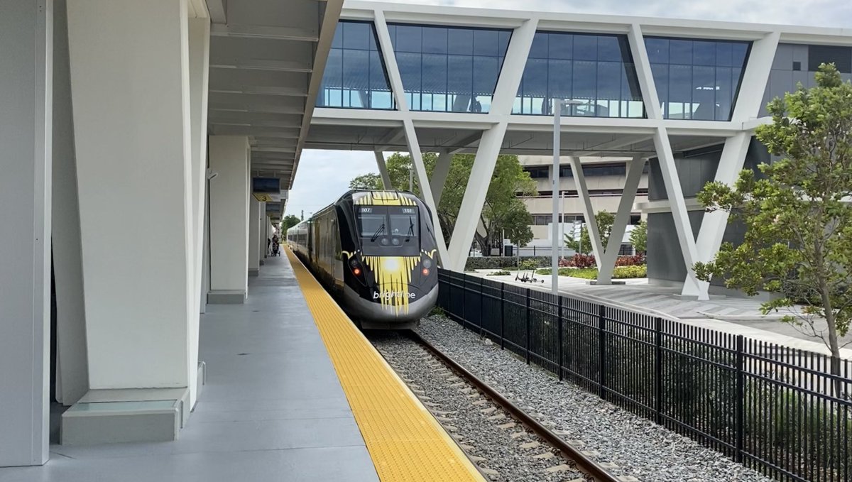 davsot's tweet photo. This is a Brightline appreciation post  @GoBrightline https://t.co/6zCXW4Ndge