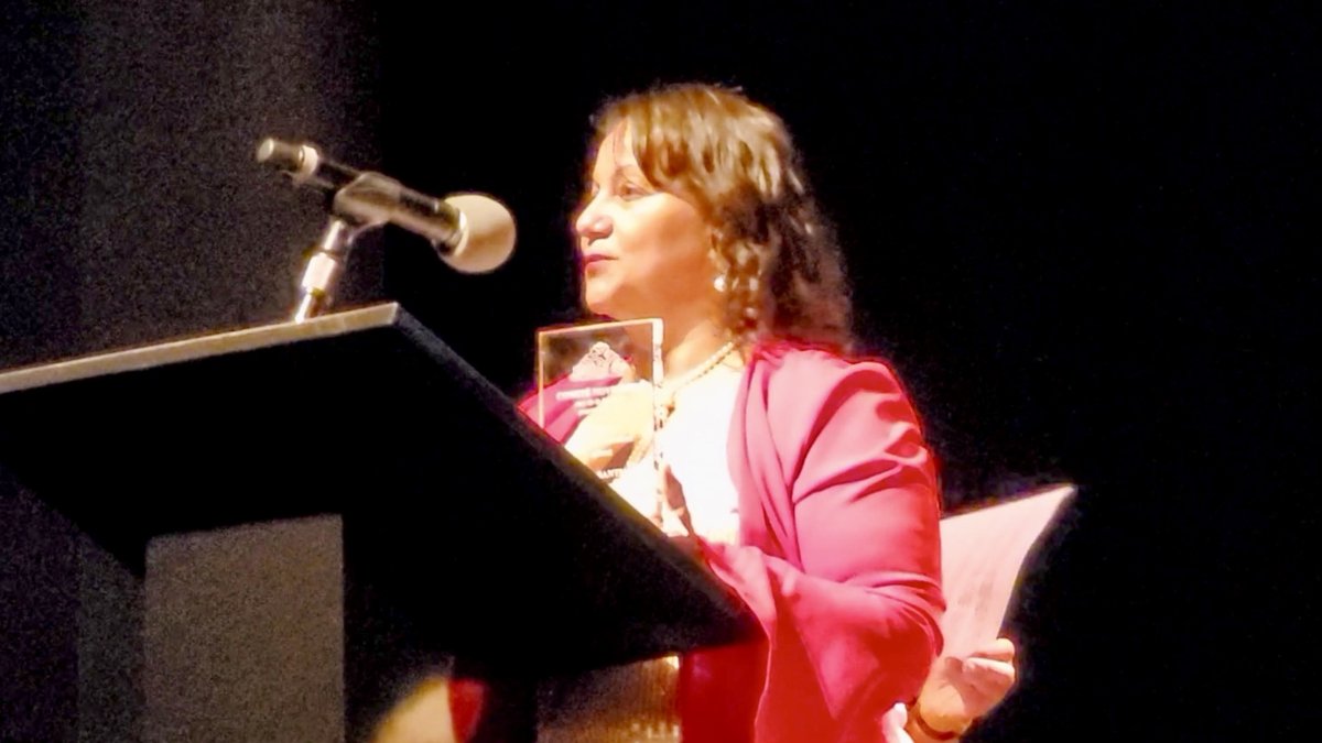 latinateacher's tweet photo. Here are some pics of #ComiteNoviembre's 'Lo Mejor de Nuestra Comunidad' Awards and Scholarships. I was selected as an honoree for my work in the community and as co-founder of the White Plains Puerto Rican Cultural Foundation. What a way to end 2021 and 30 years in education! https://t.co/F4A7lhK7Xi