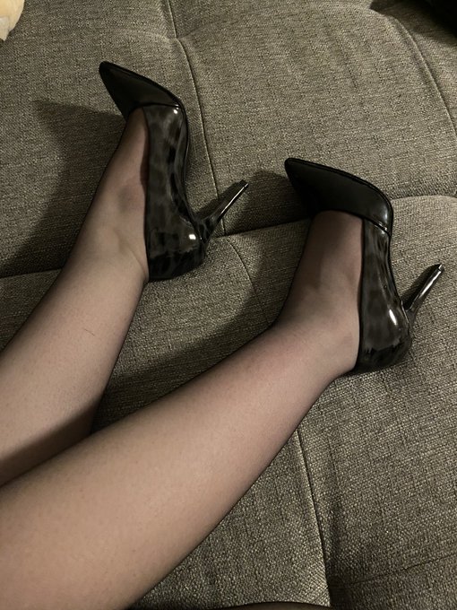 Some realxing after my first 2 week at rehab. I hope you are a good boy and drink your water!! #heels<a href="/tag/heels"class="tags"><span>#heels</span></a><a href="/tag/fetish"class="tags"><span>#fetish</span></a><a href="/tag/domina"class="tags"><span>#domina</span></a><a href="/tag/kink"class="tags"><span>#kink</span></a><a href="/tag/nylons"class="tags"><span>#nylons</span></a><a href="/tag/hotwife"class="tags"><span>#hotwife</span></a>