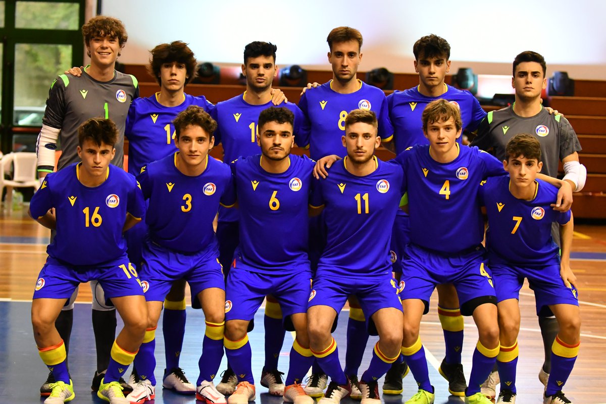 Fedandfut's tweet photo. CLASSIFICATS!!!! 🇦🇩��🇩🇦🇩🇦🇩

🏆 La Selecció Sub19 de Futbol Sala es classifica per primera vegada a la seva història per la següent fase del Preeuropeu!!!

3 partits! 3 victòries! 9 punts!!!!

Avui, golejant per 7-1 San Marino! 🇦🇩🇸🇲

INCREÏBLEEEEE!!!!!! 🇦🇩🇦🇩🇦🇩🇦🇩 https://t.co/BcKord8BtY