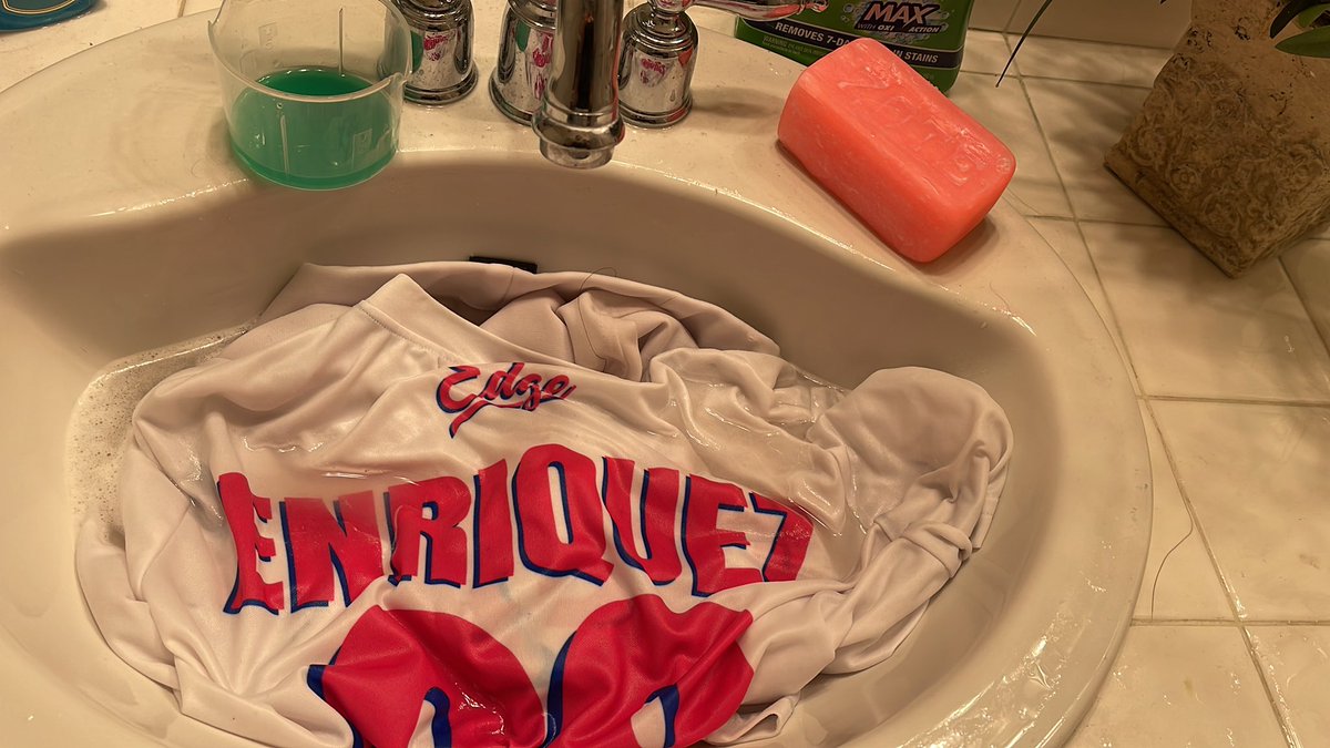 sarahsmiles2105's tweet image. “We want an all white uniform” they said! 😩🤦🏻‍♀️ #SoftballProblems #SoftballMomProblems #MomLife