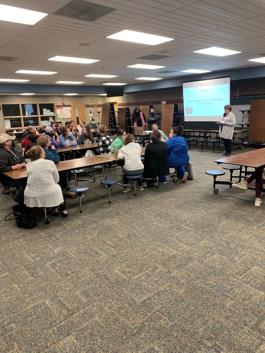 gcline2000's tweet photo. Third Grade Family Engagement Night #weare409 #BetterTogether #community #atchisonelementary https://t.co/UeVKUqFcFY