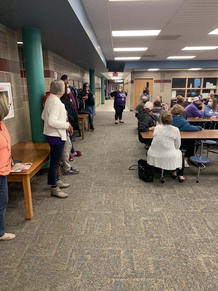 gcline2000's tweet photo. Third Grade Family Engagement Night #weare409 #BetterTogether #community #atchisonelementary https://t.co/UeVKUqFcFY