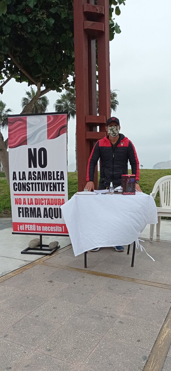 FinsethMichael's tweet photo. Nos encontramos en la Punta, iniciando la firmaton a favor de la democracia y en contra de la "Asamblea del Hambre"
@PolloFarsantePe @Patriota200Peru @colectivoUD @NoDignos @lucas_ghersi @nalacperu2021 https://t.co/h8YPUF2mNj