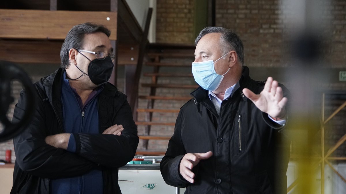 accastelloedu's tweet photo. Ayer tuvimos el honor de visitar la planta  #PowerBio, ubicada en Villa Nueva, dedicada a la fabricación de plantas de biodiesel de alta calidad para autoconsumo de flotas de vehículos y maquinaria, una iniciativa innovadora y pionera a nivel nacional. https://t.co/OEksw6R8HP