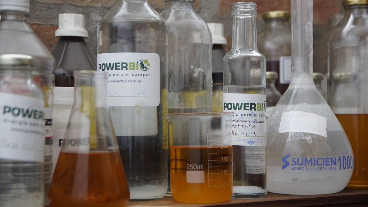 accastelloedu's tweet photo. Ayer tuvimos el honor de visitar la planta  #PowerBio, ubicada en Villa Nueva, dedicada a la fabricación de plantas de biodiesel de alta calidad para autoconsumo de flotas de vehículos y maquinaria, una iniciativa innovadora y pionera a nivel nacional. https://t.co/OEksw6R8HP