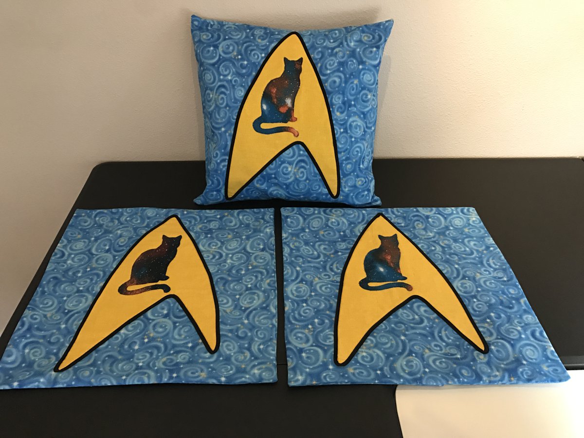 danapixie's tweet photo. @TweetingTruman @kittehboi @GeorgeTheDuck @Bella_Ruthie @BorisKitty I made these pillows a few years ago for #scifipawty prizes. 😆 https://t.co/hOjf9d7QBS