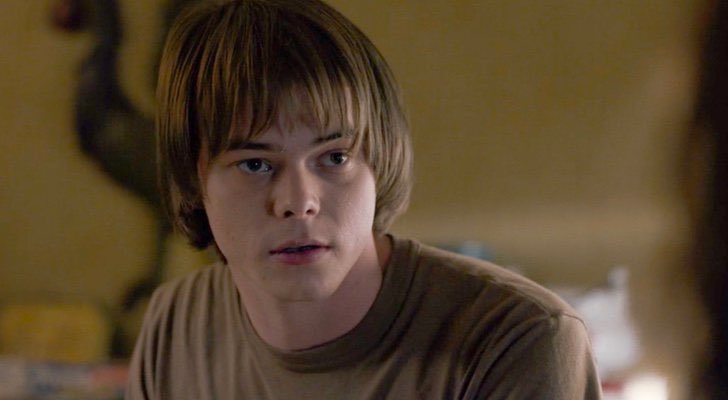 caseysbyers's tweet photo. the evolution of jonathan byers #StrangerThingsDay https://t.co/tahsu627SC