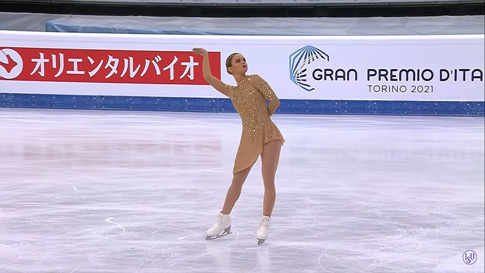 sporza's tweet photo. Een prestatie om in te kaderen: Loena Hendrickx barst in tranen uit na schitterende 3e plaats in Italië https://t.co/lTHdSJQviP https://t.co/4vXpzXCYOt