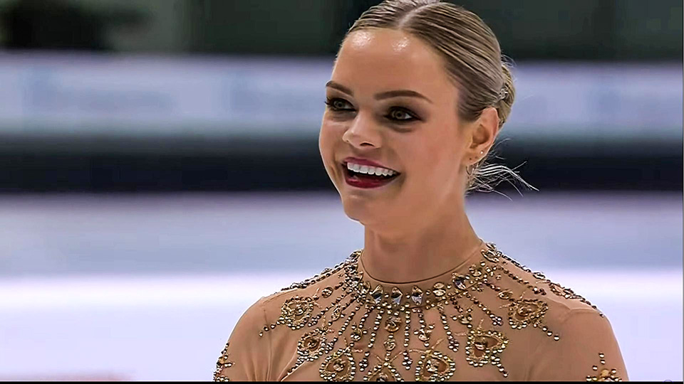 sporza's tweet photo. Een prestatie om in te kaderen: Loena Hendrickx barst in tranen uit na schitterende 3e plaats in Italië https://t.co/lTHdSJQviP https://t.co/4vXpzXCYOt