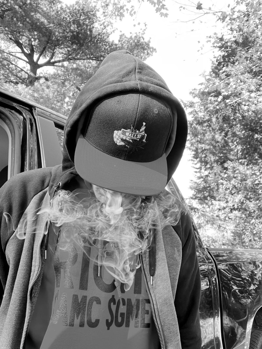 DiamondHandYamz's tweet photo. Now I’m ready @BossBlunts1 #MOASS #gme #amc #hedgiesRFuk #SHFRF https://t.co/tQIKTPaxw0