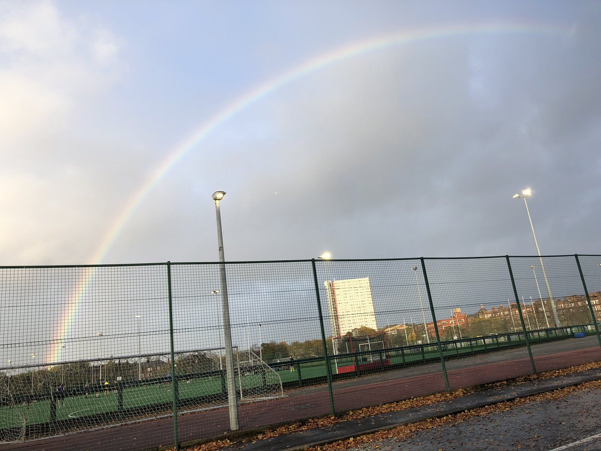 JamieAndJudeDad's tweet photo. Stunning rainbow over High School of Glasgow for the @ClydesdaleHC Dev 5s match against @HILLHEAD1970 this afternoon.

C’mon the Dale! https://t.co/6KO0Lh4Kq1