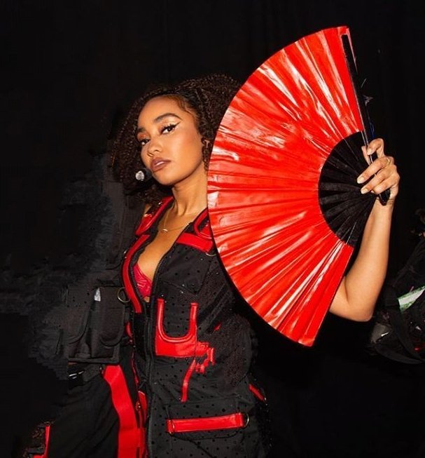 leighvjmin's tweet photo. fanning myself, i'm stanning myself ✨ https://t.co/PhhioQnmZy