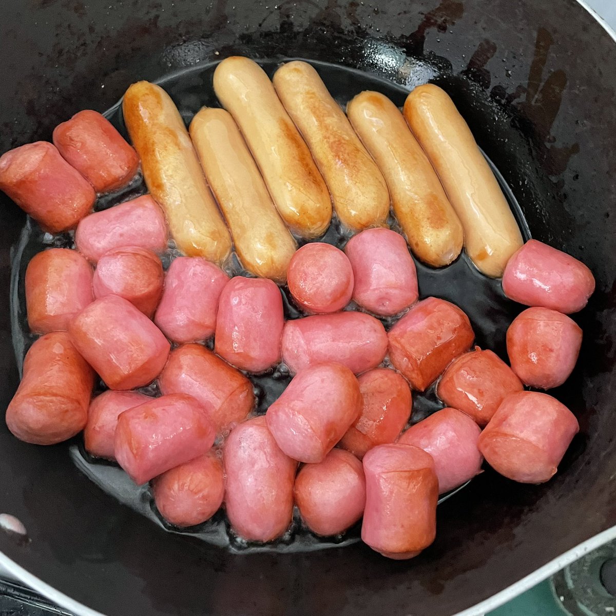 itfeelstory's tweet image. ไส้กรอกนมชมพูรี      ไส้กรอกชีสเยิ้มเฟบ