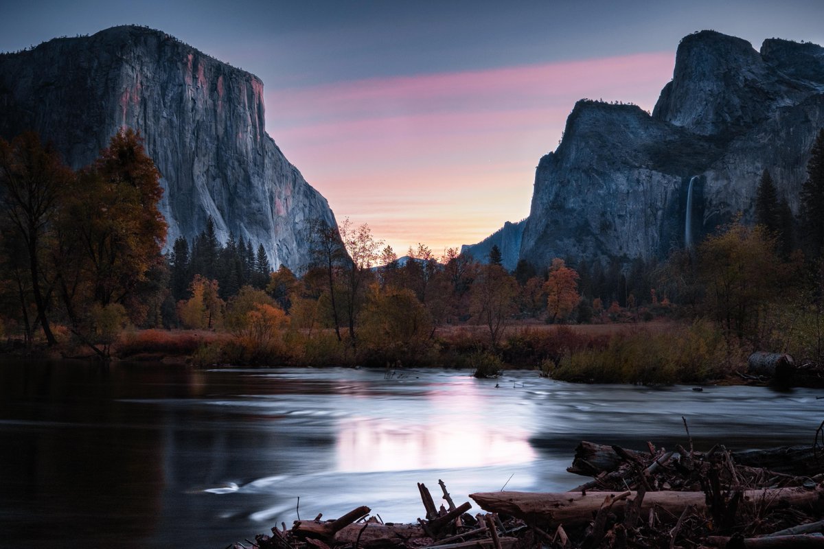 gorgeous_pix's tweet photo. "A shot from sunrise last Saturday at Valley View It’s always nice when there’s so few people around Yosemite, CA. From u/whatsaustindoin on /r/earthporn #sunriselastsaturday #peoplearoundyosemite #valleyview #alwaysnice #’ #shot #ca #earthporn" https://t.co/lKofrNEDrh