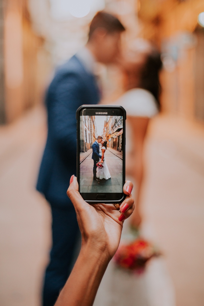 Capture every moment! Have your guests add your favorite bottles and wine accessories in just a click - to your registry! #Linkinbio for more info.

l8r.it/qFUt