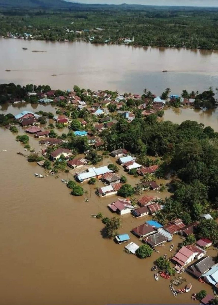 selvinaaa01's tweet photo. @petabencana #banjir #banjirsekadaukalimantanbarat https://t.co/B6PVcgEoO2