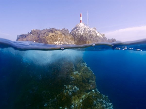govbrazil's tweet photo. The #BlueAmazon comprises the Brazilian coastline and is thus named for having biodiversity and territorial extension similar to those in the Amazon rainforest. It’s an area of 3.6 million km², and the expansion of the Brazilian Exclusive Economic Zone is still on consideration https://t.co/0gWlfHvuDW