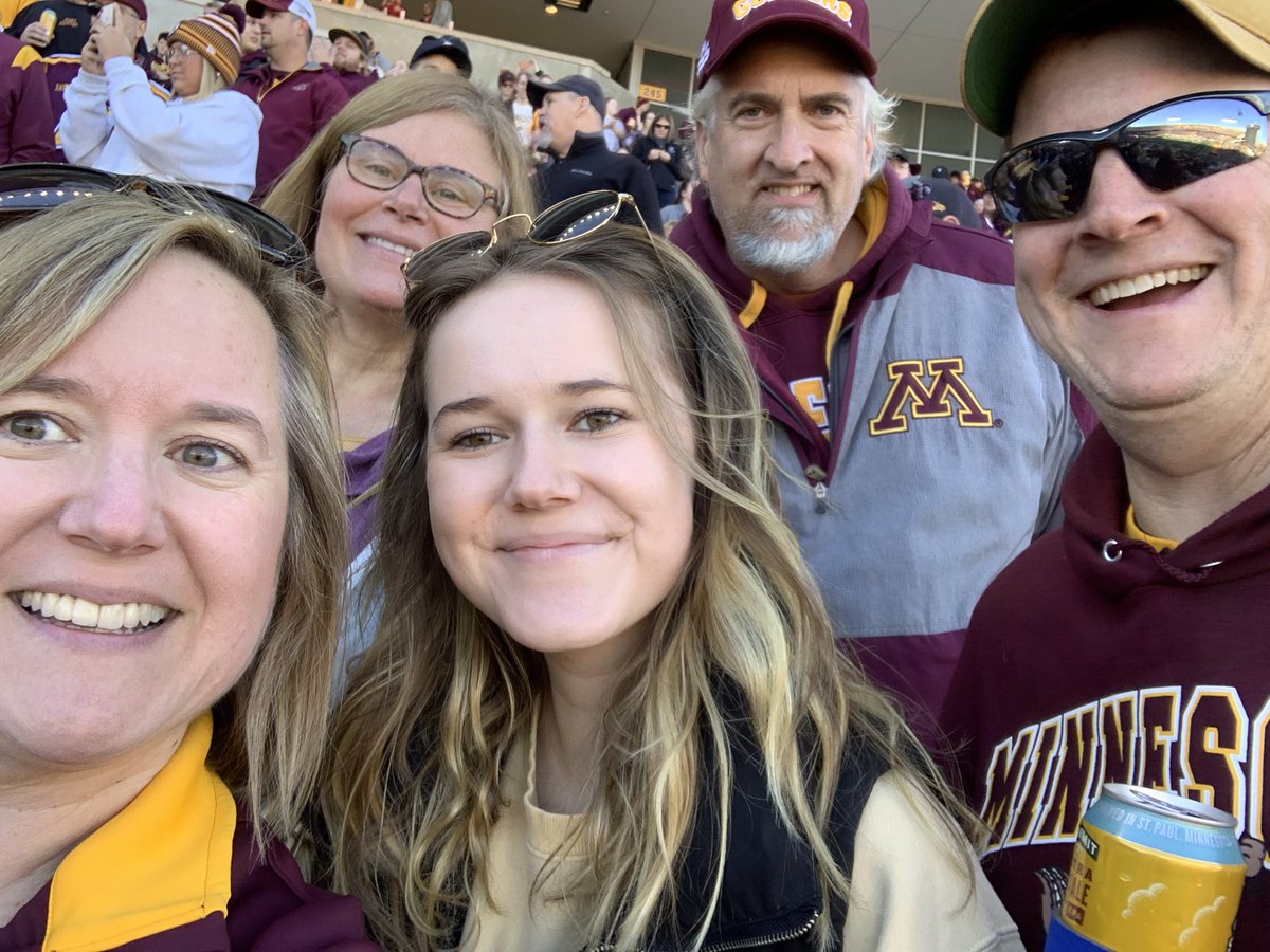 kkern68's tweet photo. gopher game day for the win #GopherGameDay https://t.co/rtGcJIgPEc