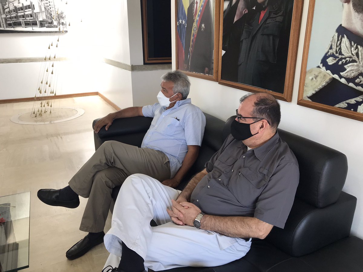 Conindustria's tweet photo. En el marco de la visita que realiza #Conindustria por el estado #Lara, se llevó a cabo un encuentro con @LuisJonasReyes, alcalde del municipio Iribarren, para unir esfuerzos en pro del desarrollo productivo de la región
#industriales 
#gremios 
#empresarios https://t.co/rYMzoihAHb
