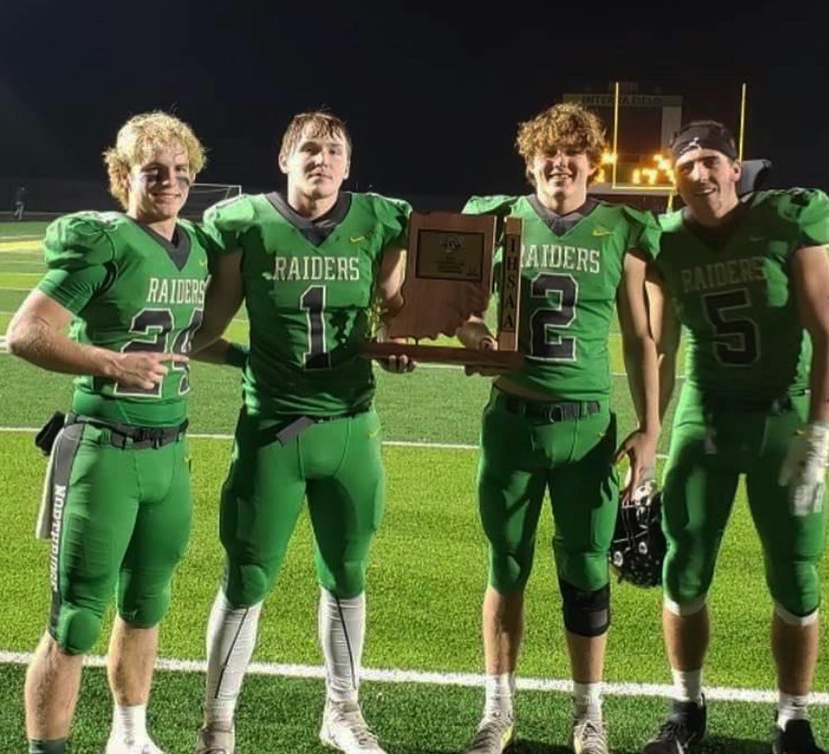 RidgeHoward7's tweet photo. #Sectionalchamps https://t.co/DbIEgLSvC6