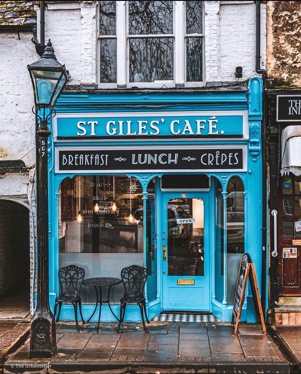📍 Oxford, England.

©️: @alternativebrewing (IG) & @theurbanteller (IG) #oxford #england #oxfordengland #coffeeshop #coldhotdrinks #cafe