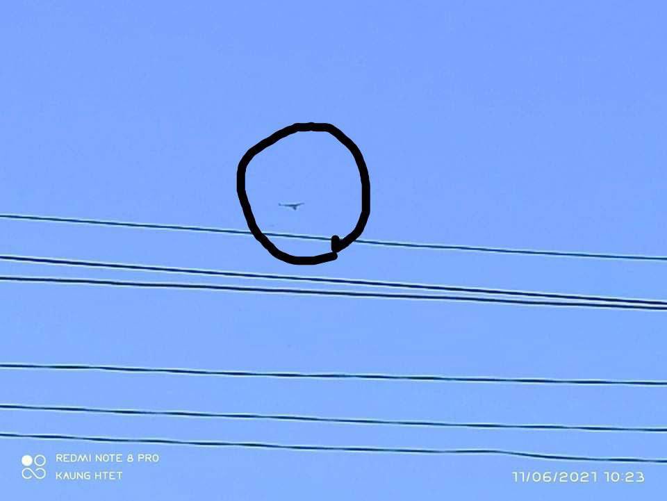 Sayjin15's tweet photo. A reconnaissance drone owned by Military Council was seen flying over Monywa tsp and heading towards the western part of Monywa, today.  #WhatsHappeningInMyanmar #Nov6Coup  #FreezePaymentsToJunta https://t.co/b7n482fpLR