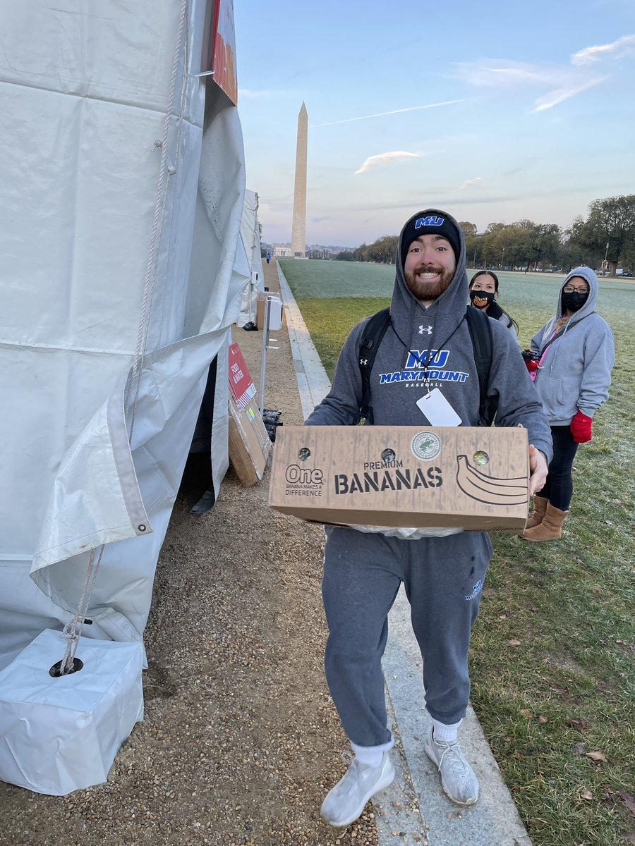 MarymountBASE's tweet photo. Thank you @American_Heart for having us back to your DC heart walk this year. So proud of the work ethic of this team. Could not be more proud to be a part of events like this and to be #musaints @MarymountSaints https://t.co/LJ3JjmwVca