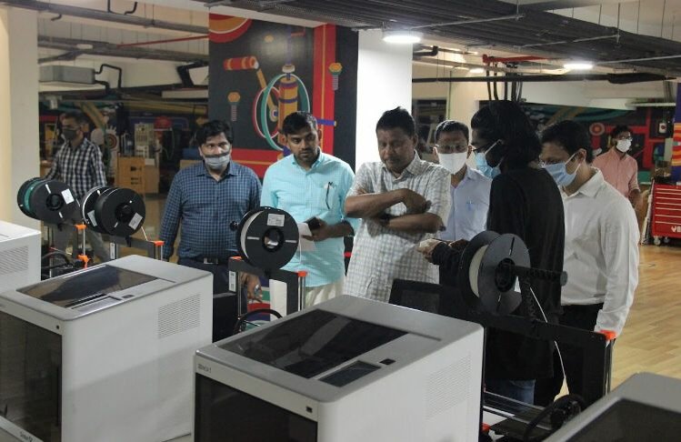 startup_mission's tweet photo. Shri @AbdulWahabPV, Rajyasabha MP, and his team visited Technology Innovation Zone, Kochi today. In a brief interaction with Kerala Startup Mission's officials, he also visited Super Fab Lab facility at the centre.
#KSUM #Kerala #Kochi #MakerVillage #Superfablab #startups https://t.co/Huh2KHbGOY