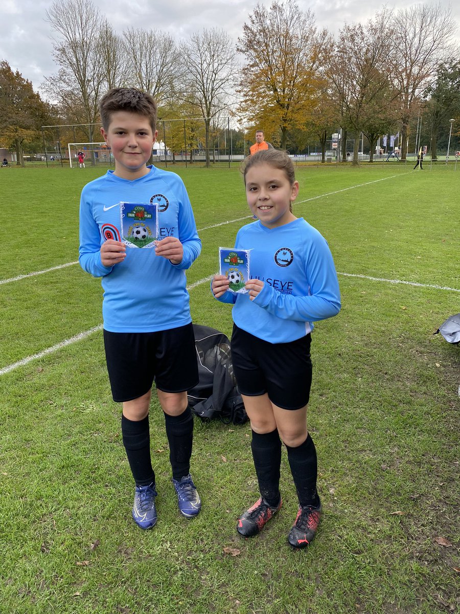 SWaalstad's tweet photo. Pupillen van de week waren Sarah en Dylann, na een frisse maar droge middag werd de eindstand 2-2 #svwaalstad #zaterdagvoetbaldag https://t.co/Nrl8uaJkua