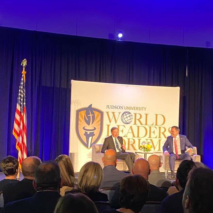 RoiBizFunding's tweet photo. Inspiring night learning from and meeting Ret. U.S. Military 4-Star General and Former CIA Director David H. Petraeus at @judsonu World Leaders Forum and Conversations with @markavargas! #investinginleaders #fundraiser #inspiringchange #createlegacy #leadership #growth #success https://t.co/LzYXwF4fTE